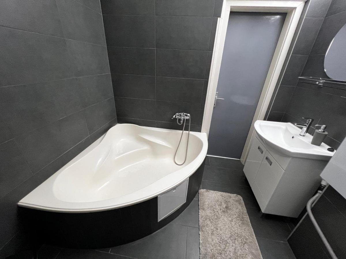 Dave Apartman 2 Szeged Buitenkant foto